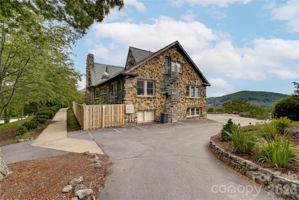 50 Cedar Drive Mills River NC 28759
