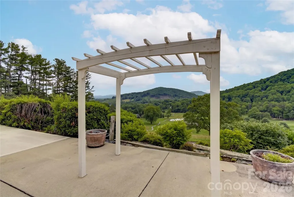 50 Cedar Drive Mills River NC 28759