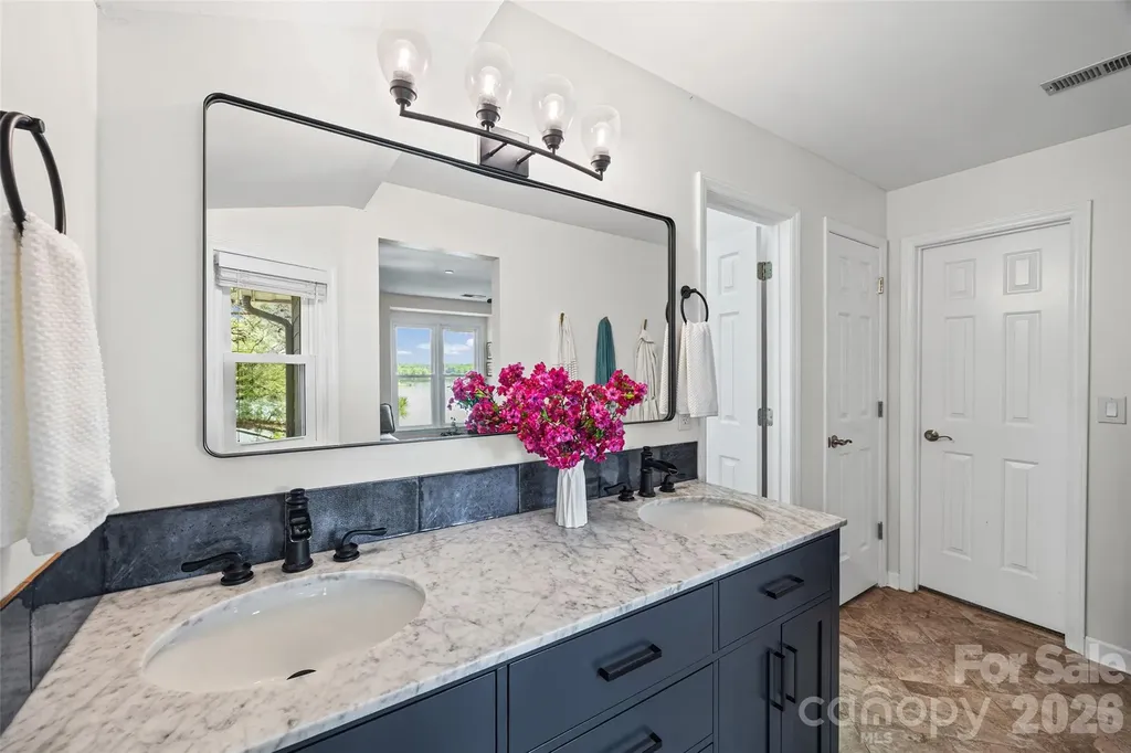 9709 Emerald Point Drive Charlotte NC 28278