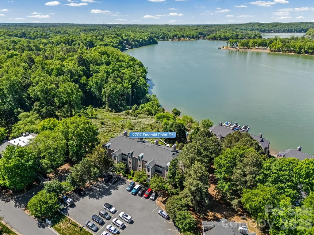 9709 Emerald Point Drive Charlotte NC 28278