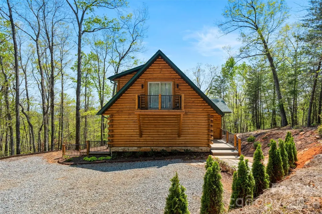 153 Chetan Way Lake Lure NC 28746