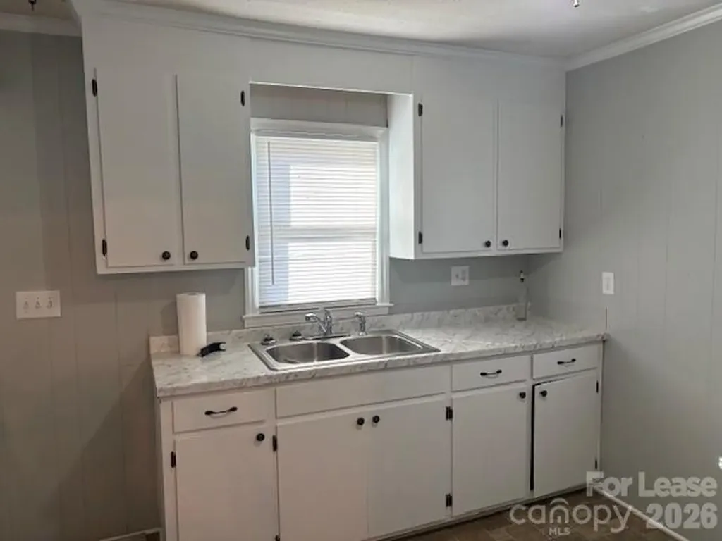 909 Grace Avenue Kannapolis NC 28083