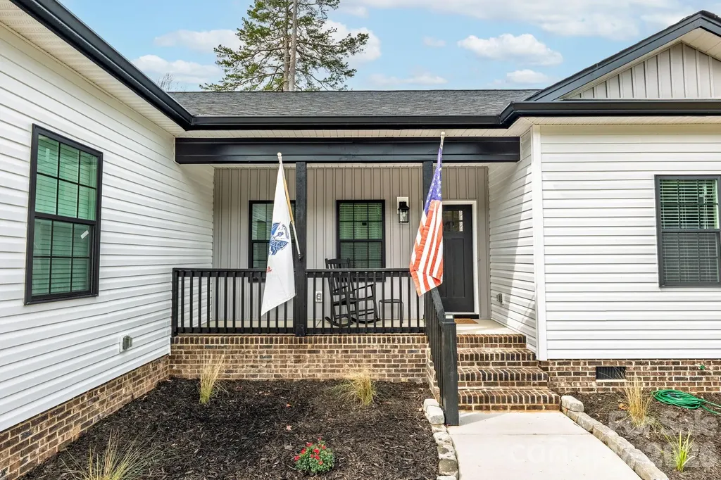 2462 Shoal Road Crouse NC 28033