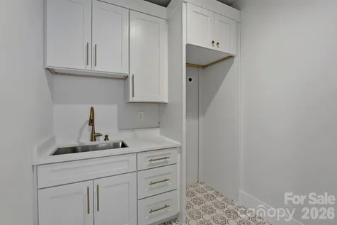 4645 Connecting Road Charlotte NC 28209