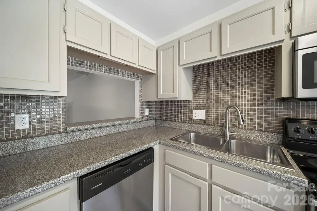 8217 Pineville Matthews Road Charlotte NC 28226