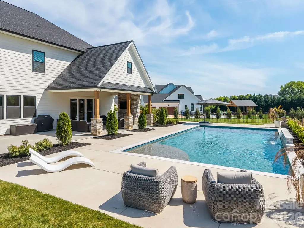 1090 Rolling Meadow Drive Mooresville NC 28115