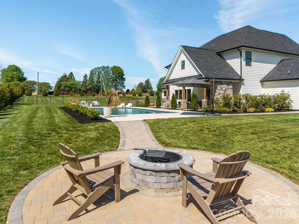 1090 Rolling Meadow Drive Mooresville NC 28115