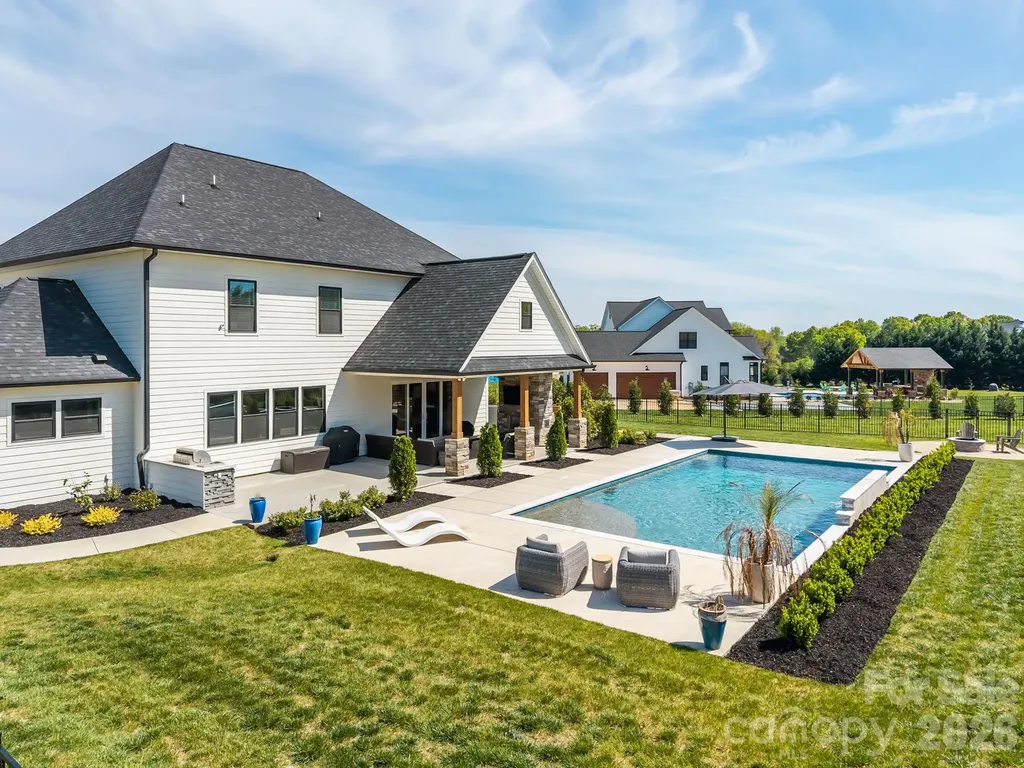 1090 Rolling Meadow Drive Mooresville NC 28115