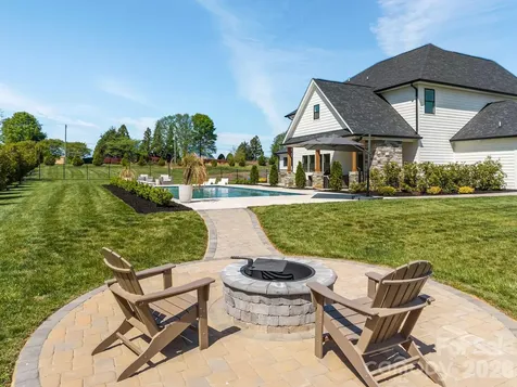 1090 Rolling Meadow Drive Mooresville NC 28115