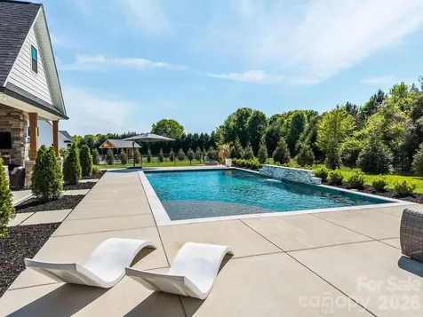 1090 Rolling Meadow Drive Mooresville NC 28115