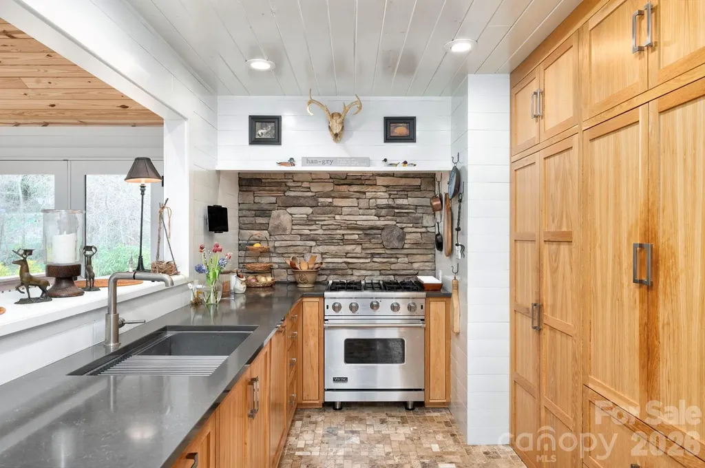 660 New Haw Creek Road Asheville NC 28805