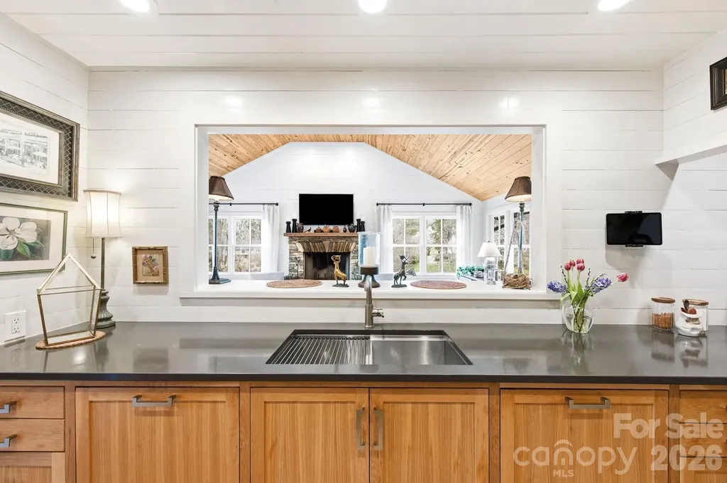 660 New Haw Creek Road Asheville NC 28805
