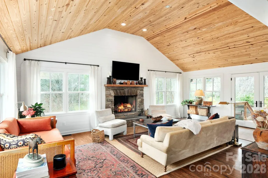 660 New Haw Creek Road Asheville NC 28805