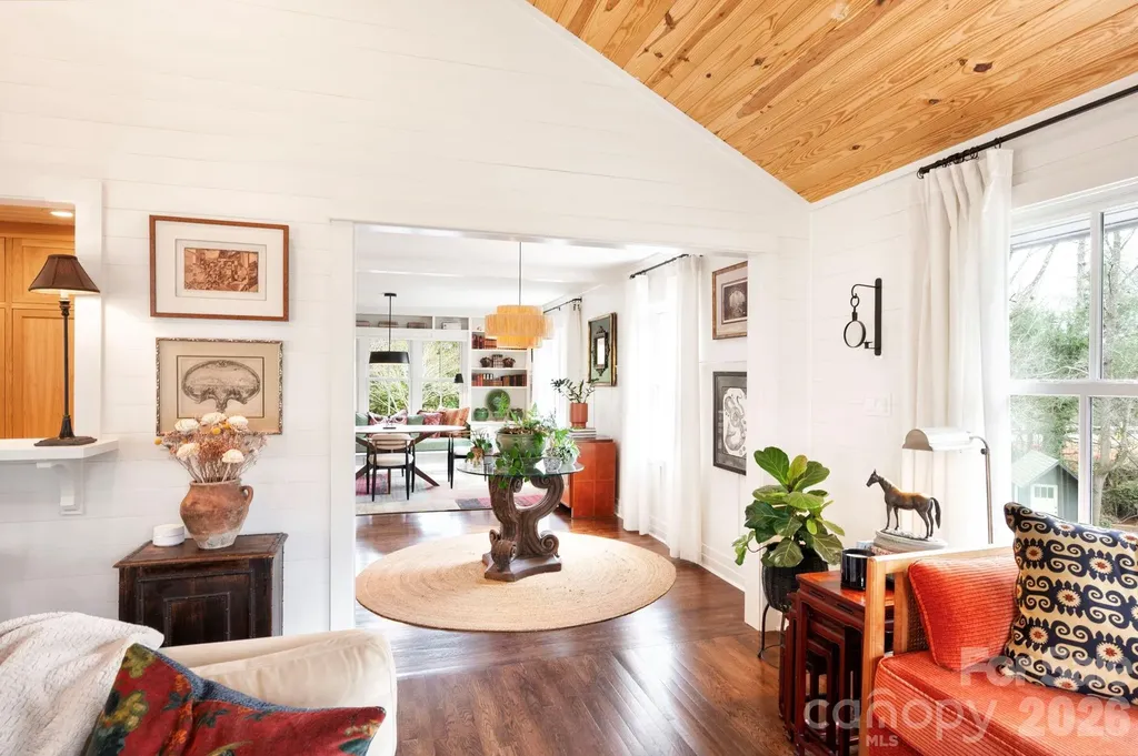 660 New Haw Creek Road Asheville NC 28805