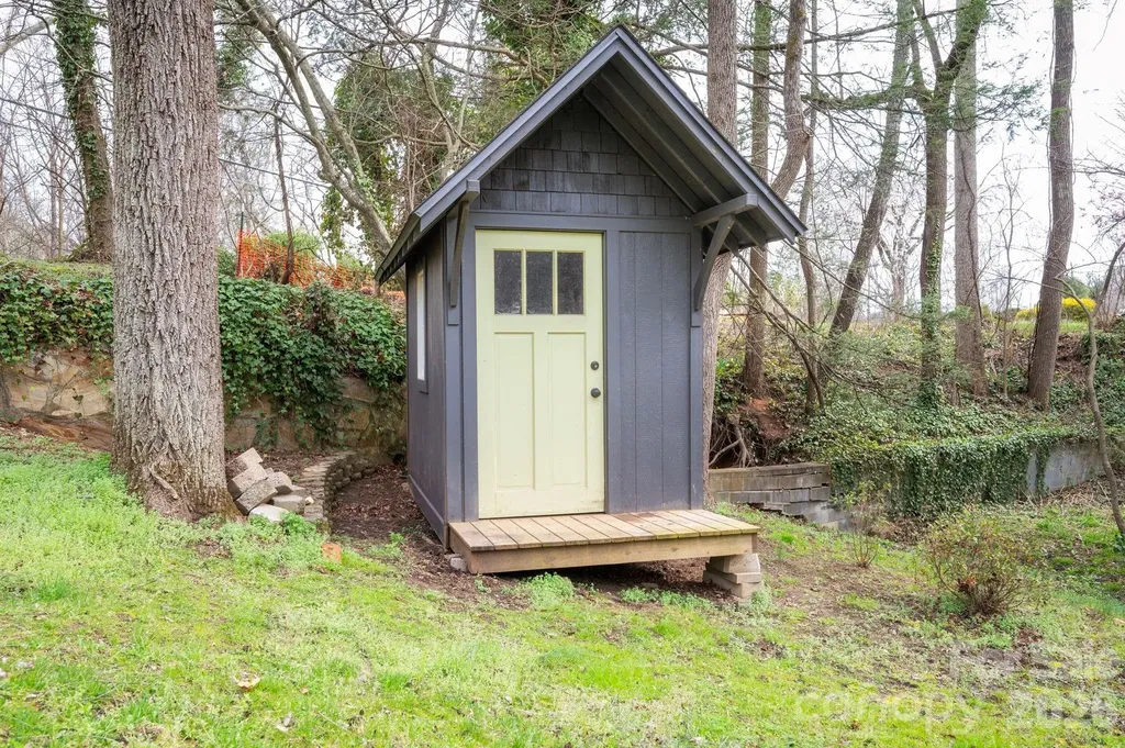 660 New Haw Creek Road Asheville NC 28805