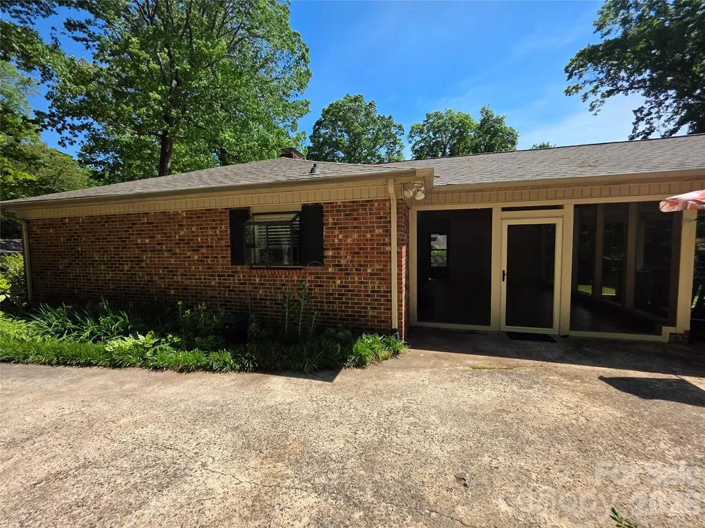 2009 Saratoga Drive Gastonia NC 28056