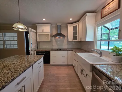 2009 Saratoga Drive Gastonia NC 28056