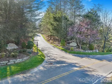 140 Woodhen Way Horse Shoe NC 28742