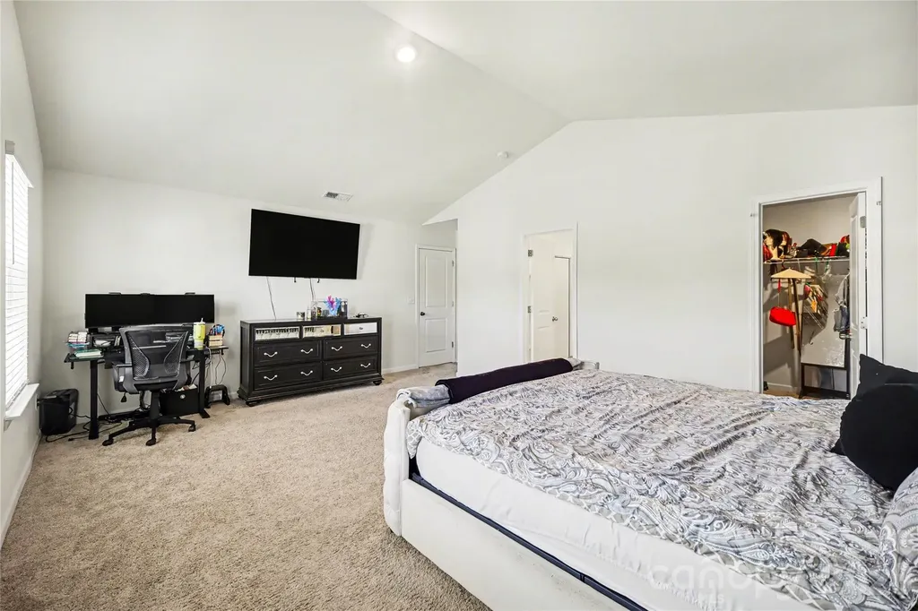 828 Larmore Avenue Charlotte NC 28216