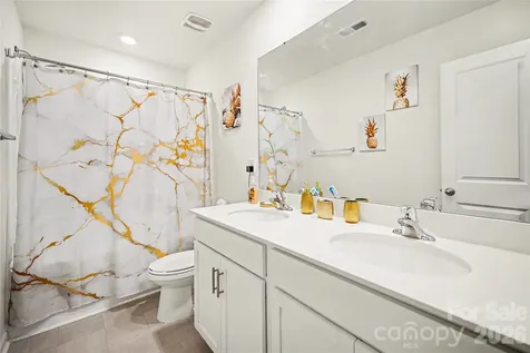 828 Larmore Avenue Charlotte NC 28216