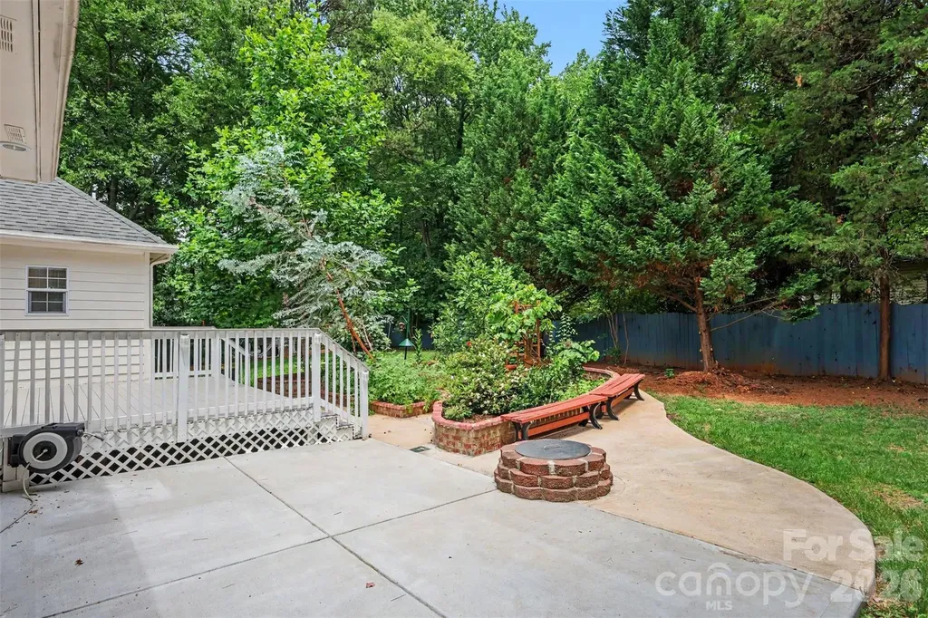 9102 Brightleaf Place Charlotte NC 28269