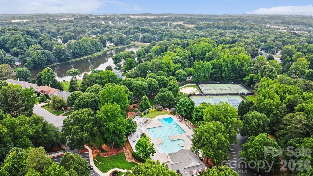 9102 Brightleaf Place Charlotte NC 28269