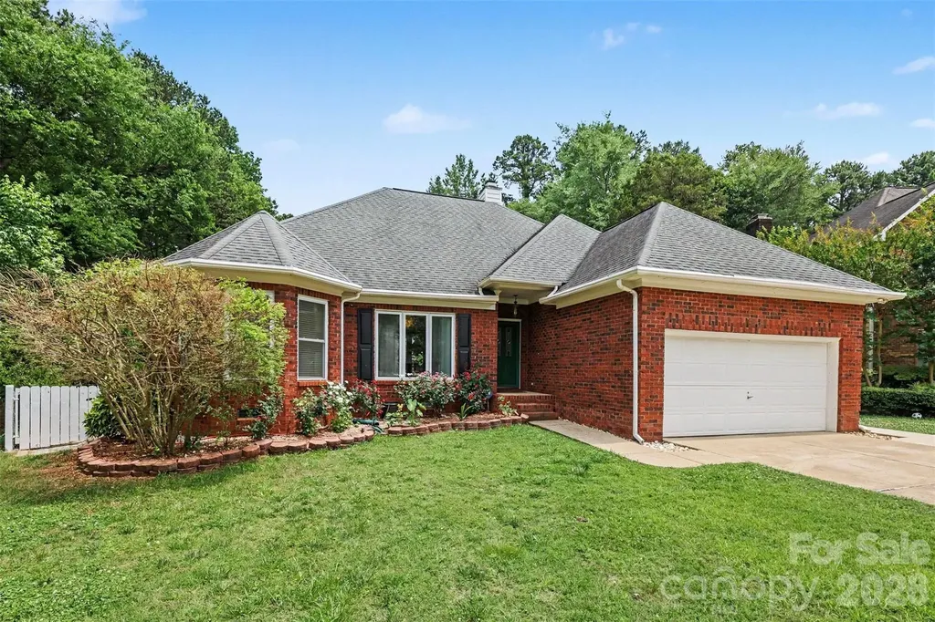 9102 Brightleaf Place Charlotte NC 28269