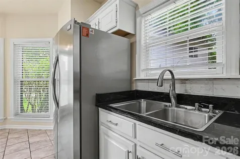 9102 Brightleaf Place Charlotte NC 28269