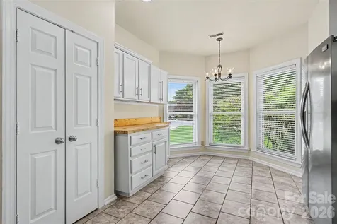 9102 Brightleaf Place Charlotte NC 28269