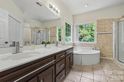 9102 Brightleaf Place Charlotte NC 28269