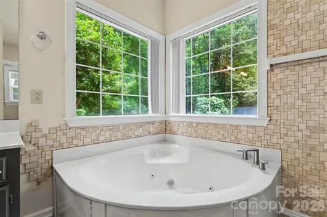 9102 Brightleaf Place Charlotte NC 28269
