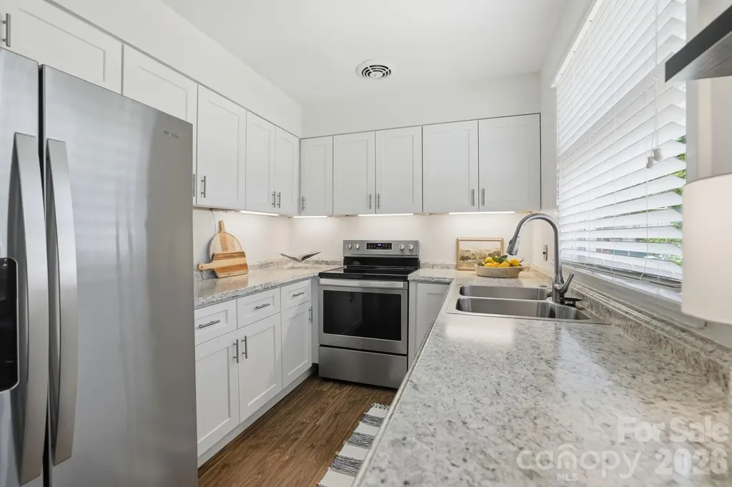 4500 Woodlark Lane Charlotte NC 28211