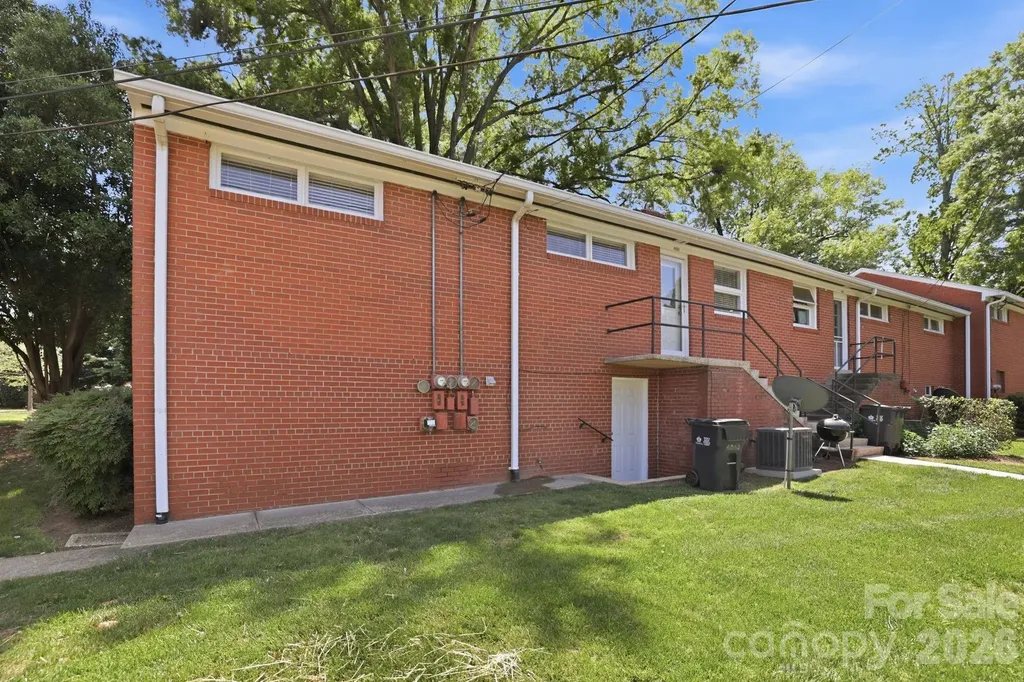 4500 Woodlark Lane Charlotte NC 28211