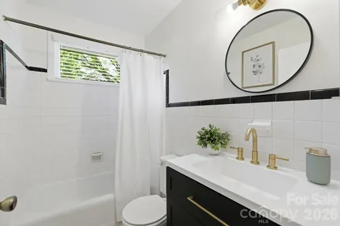 4500 Woodlark Lane Charlotte NC 28211