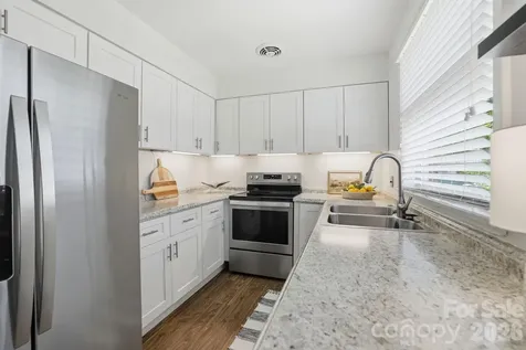4500 Woodlark Lane Charlotte NC 28211