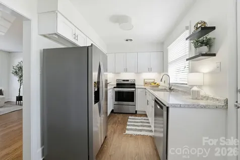 4500 Woodlark Lane Charlotte NC 28211