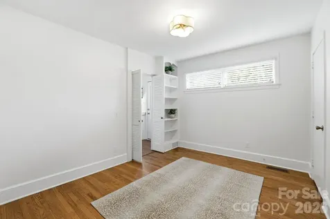 4500 Woodlark Lane Charlotte NC 28211