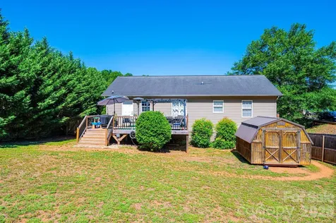 1896 Bakers Glade Lane Hickory NC 28602