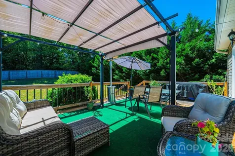 1896 Bakers Glade Lane Hickory NC 28602