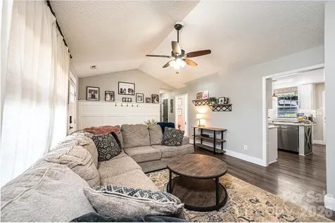 1896 Bakers Glade Lane Hickory NC 28602