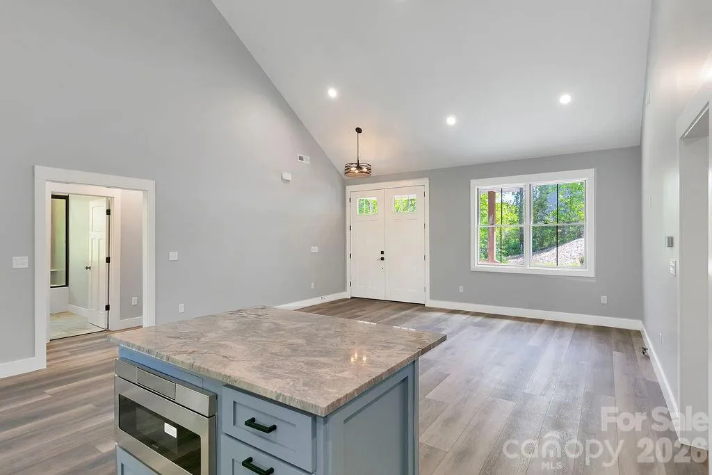 404 High Ridge Drive Mills River NC 28759