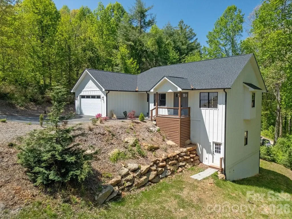 404 High Ridge Drive Mills River NC 28759