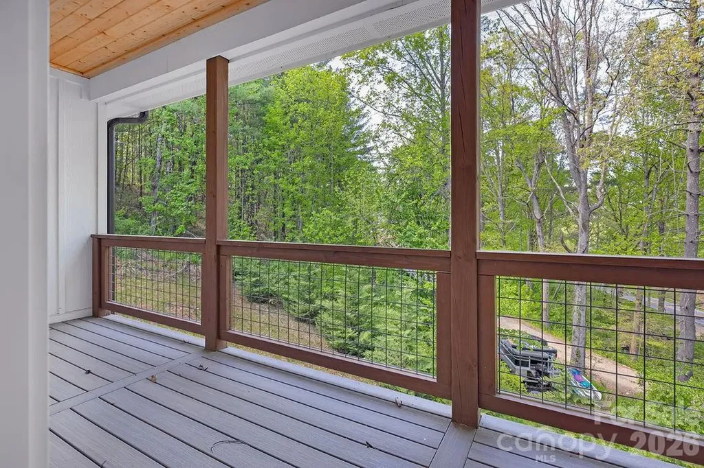 404 High Ridge Drive Mills River NC 28759