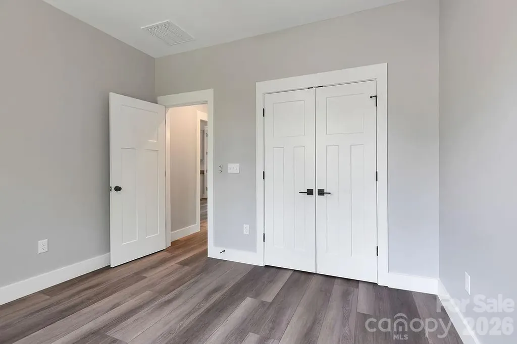 404 High Ridge Drive Mills River NC 28759