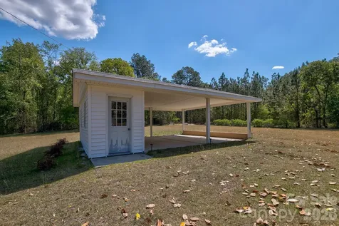 22271 Hwy 151 Highway McBee SC 29101