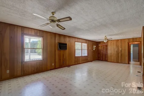22271 Hwy 151 Highway McBee SC 29101