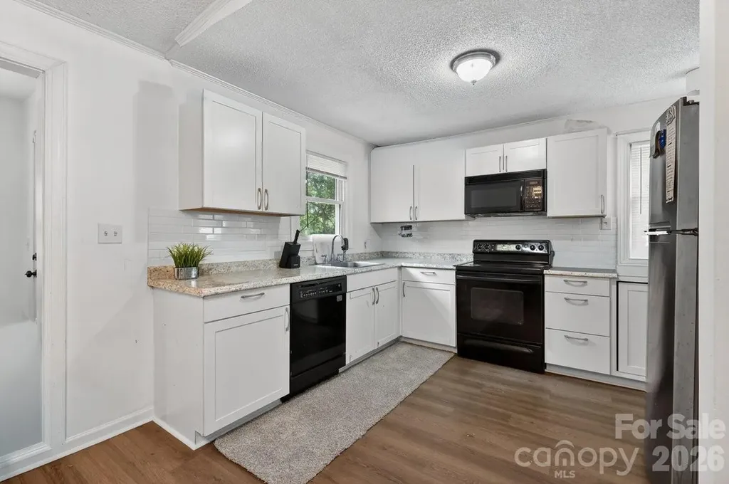 7811 Heatherdale Court Charlotte NC 28212
