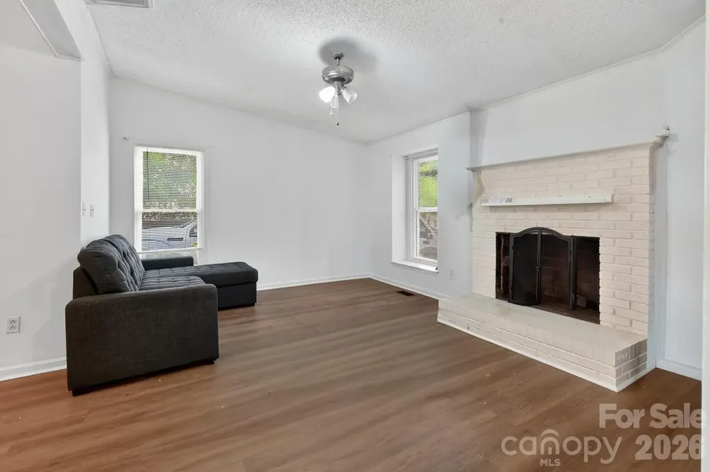 7811 Heatherdale Court Charlotte NC 28212
