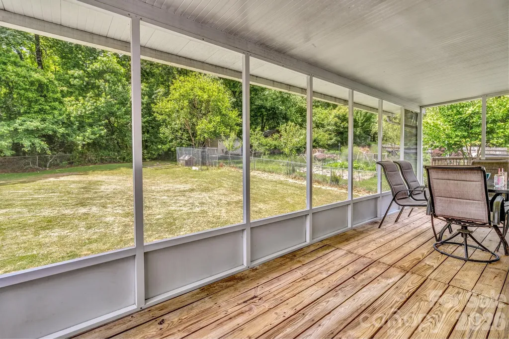 13 Spring Lake Drive Fletcher NC 28732