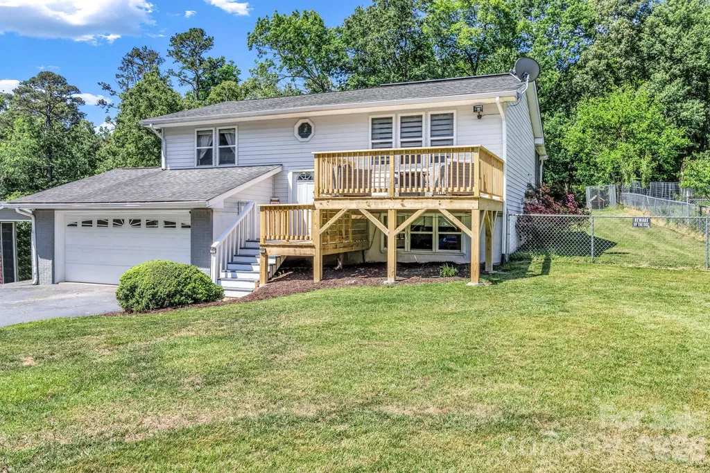 13 Spring Lake Drive Fletcher NC 28732